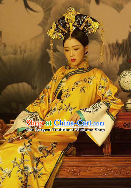 Chinese Ancient Manchu Empress Embroidered Golden Dress Traditional Qing Dynasty Queen Costumes and Headwear Complete Set