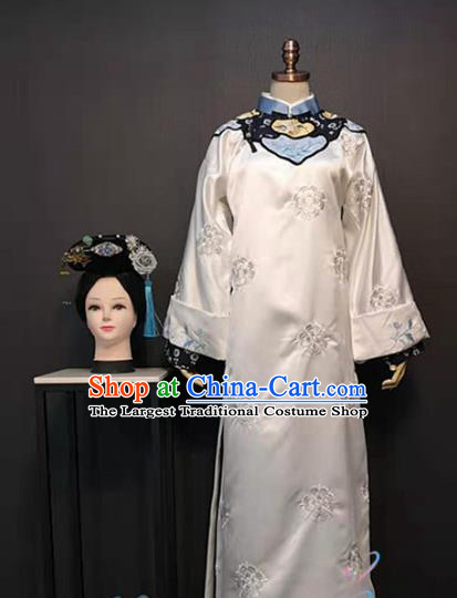 Drama Story of Yanxi Palace Traditional China Qing Dynasty Imperial Consort Costume Ancient Palace Maid Wei Yingluo White Dress Clothing and Headwear