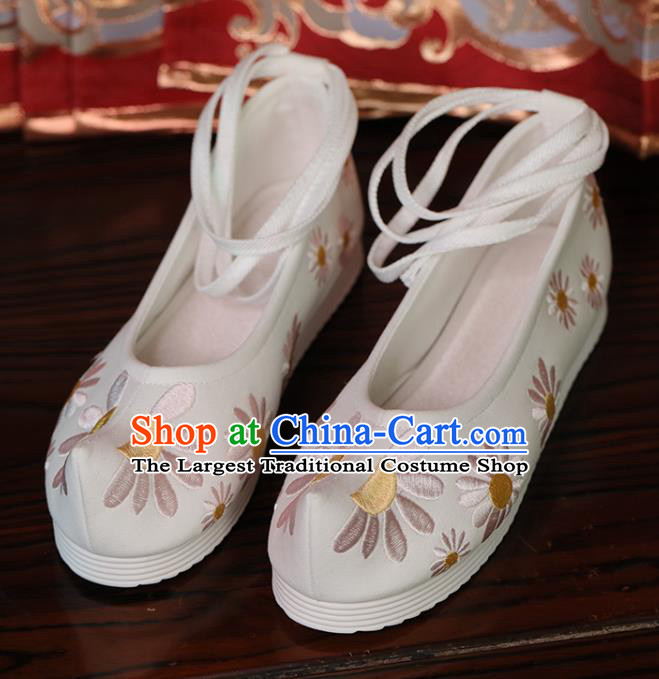 Handmade White Cloth Shoes China Embroidered Daisy Shoes Princess Shoes Opera Shoes