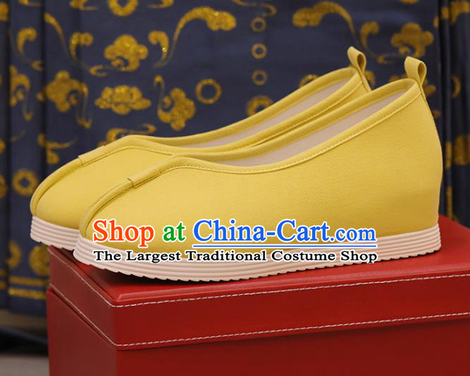 Handmade China Yellow Cloth Shoes Princess Shoes Hanfu Shoes Monk Shoes Women Shoes