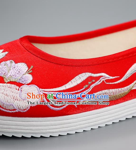 China Red Embroidered Shoes Princess Shoes Traditional Hanfu Shoes Handmade Cloth Shoes Ancient Wedding Shoes