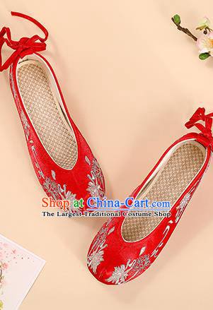 China Traditional Wedding Cloth Shoes Ming Dynasty Hanfu Shoes Handmade Princess Shoes Embroidered Shoes Bride Shoes