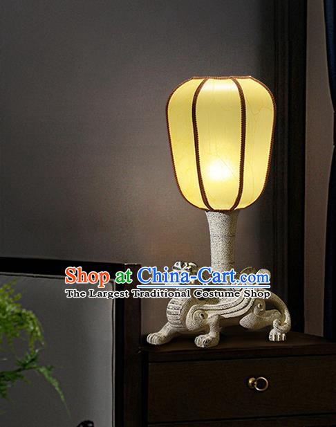 China Handmade Palace Lantern Traditional Home Decorations Table Lamp Stone Carving Tiger Desk Lanterns