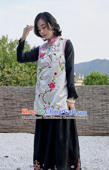 China Classical Embroidered White Silk Vest National Clothing Traditional Women Upper Outer Garment Waistcoat