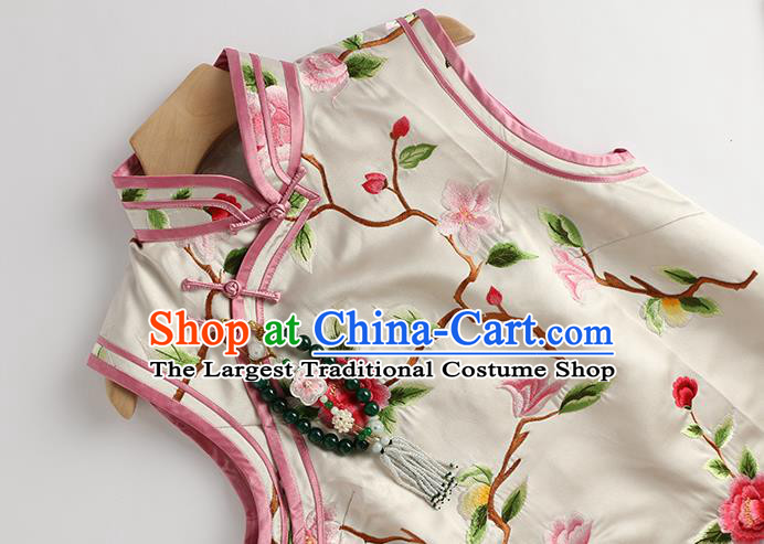China Classical Embroidered White Silk Vest National Clothing Traditional Women Upper Outer Garment Waistcoat