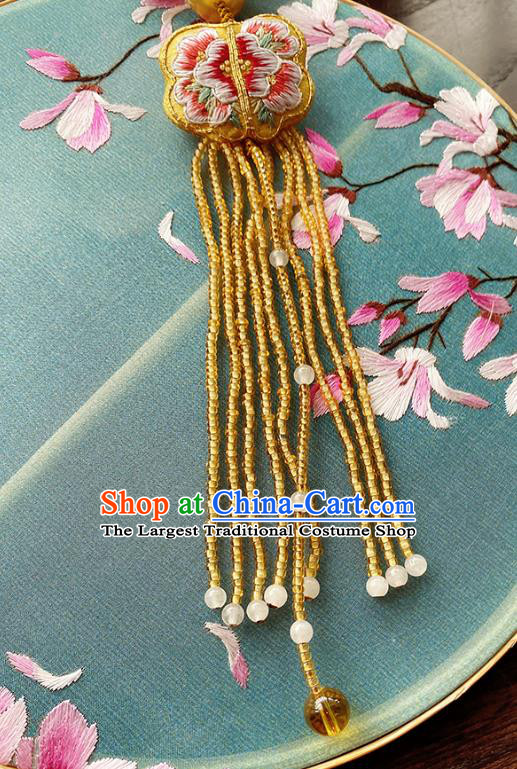China Classical Cheongsam Yellow Beads Tassel Breastpin Accessories Traditional Embroidered Brooch