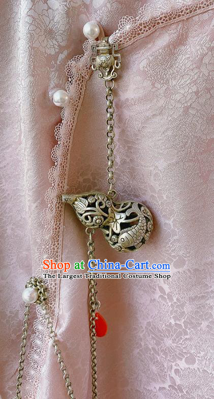 China Classical Cheongsam Carving Gourd Tassel Pendant Traditional Cupronickel Accessories Brooch