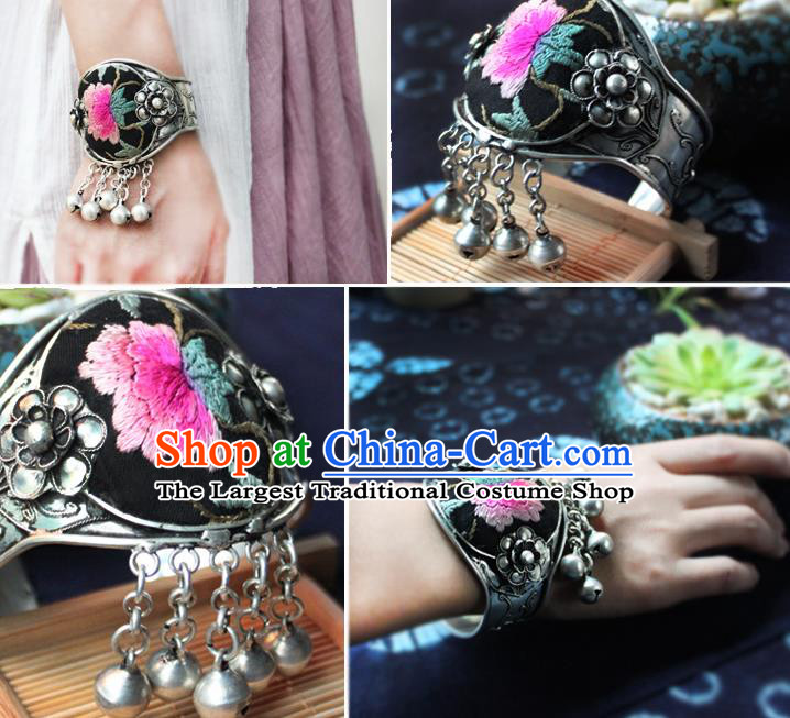 China Ethnic Women Accessories Handmade National Embroidered Bracelet Silver Bangle