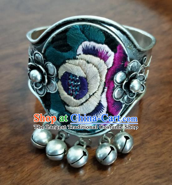 China Handmade Embroidered Bangle Traditional National Silver Carving Accessories Miao Ethnic Bracelet