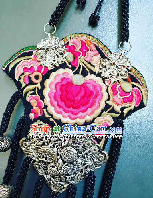 China National Silver Carving Tassel Necklet Traditional Miao Ethnic Handmade Embroidered Jewelry Accessories