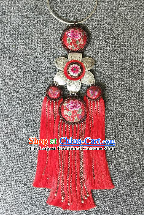 China Traditional Red Tassel Necklace Accessories Handmade Women Jewelry National Embroidered Silver Necklet