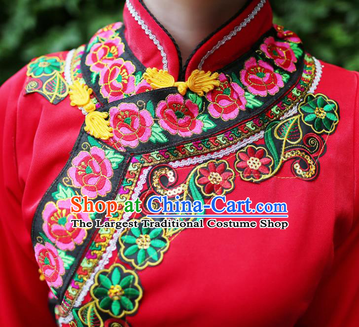 China Yi Nationality Drum Dance Embroidered Costumes Chinese Yi Ethnic Women Red Blouse and Pants with Cockscomb Hat