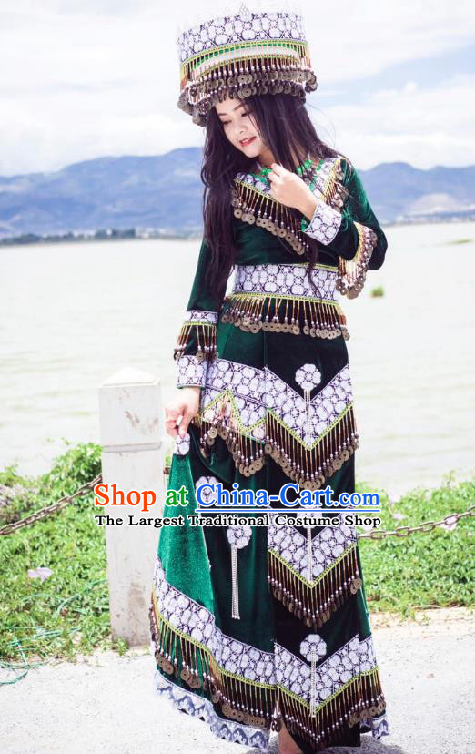China Ethnic Green Velvet Fashion Miao Nationality Clothing Top Quality Yunnan Minority Costumes and Headpiece