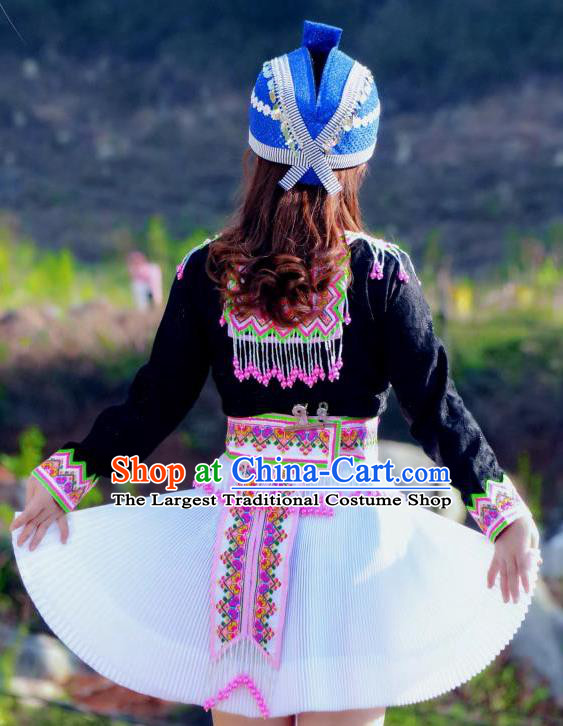 China Mengzi Tujia Minority Costumes and Hat Miao Nationality Short Dress Traditional Ethnic Folk Dance Apparels