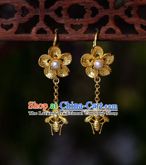 China Traditional Song Dynasty Court Earrings Imperial Palace Gilding Bee Ear Jewelry