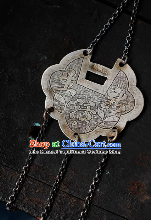 China Traditional Retro Longevity Lock Tassel Earrings Handmade Jewelry Silver Ear Accessories