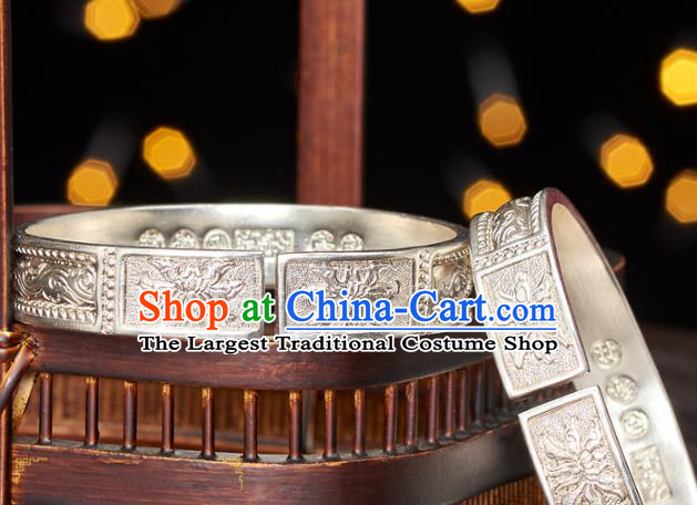 China Handmade Wedding Bracelet Carving Cloud Silver Jewelry Accessories