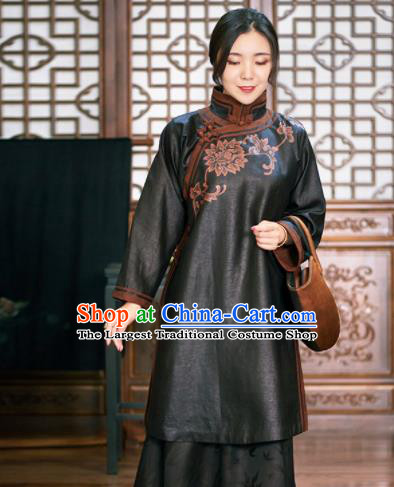 Traditional Chinese Graceful Embroidered Black Cheongsam Tang Suit Silk Qipao Dress for Women