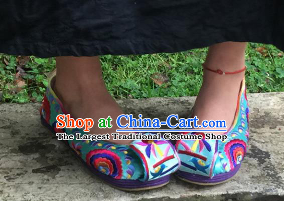 Chinese Handmade Embroidered Light Blue Shoes Hanfu Shoes Traditional National Shoes for Women