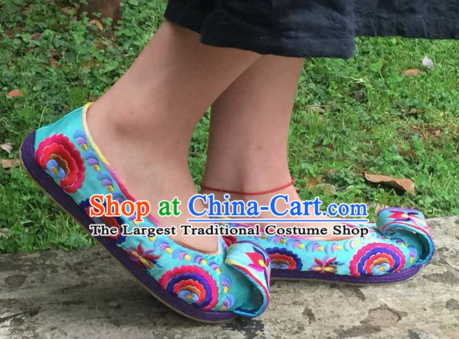 Chinese Handmade Embroidered Light Blue Shoes Hanfu Shoes Traditional National Shoes for Women