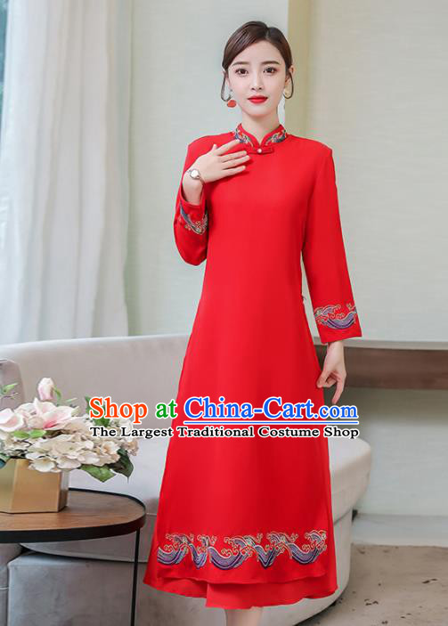 Chinese Traditional Embroidered Red Cheongsam Costume China National Qipao Dress for Women