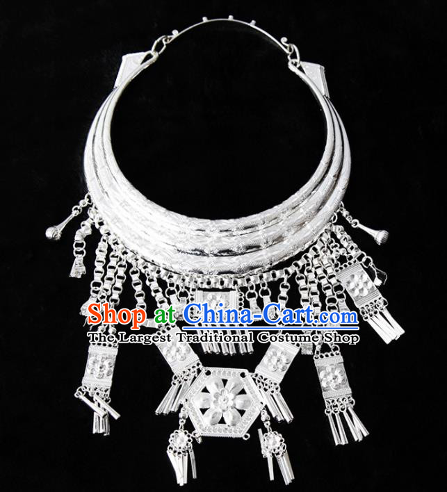 Chinese Traditional Miao Nationality Silver Collar Necklace Handmade Ethnic Jewelry Accessories for Women