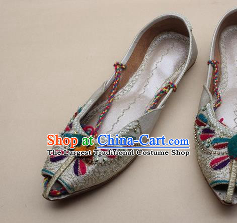 Asian India Traditional National Embroidered Argent Shoes Handmade Indian Folk Dance Shoes for Women