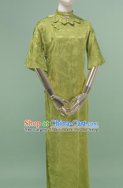 Chinese Traditional Light Green Silk Cheongsam Costume Republic of China Mandarin Qipao Dress for Women