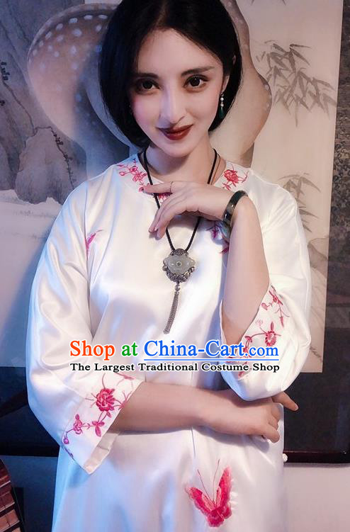 Chinese Traditional Embroidered Butterfly White Qipao Dress National Tang Suit Cheongsam Costumes for Women