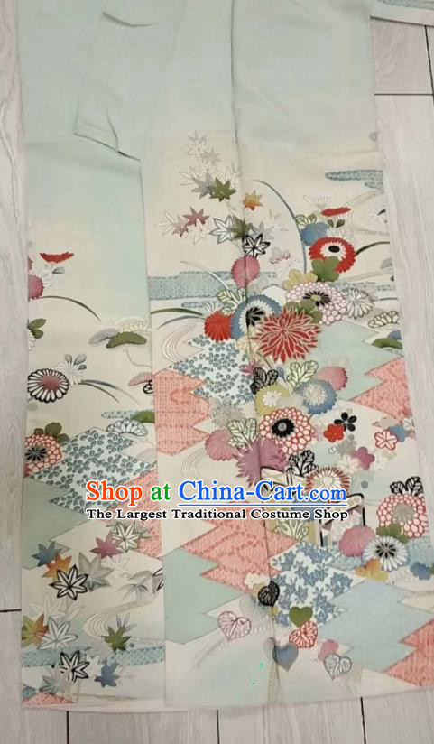 Traditional Japan Geisha Printing Chrysanthemum Light Green Furisode Kimono Asian Japanese Fashion Apparel Costume for Women