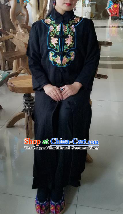 Traditional Chinese Embroidered Black Dust Coat Handmade National Overcoat Costume for Women