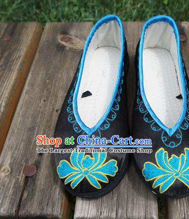 Traditional Chinese National Embroidered Black Satin Shoes Ethnic Shoes Hanfu Shoes for Women
