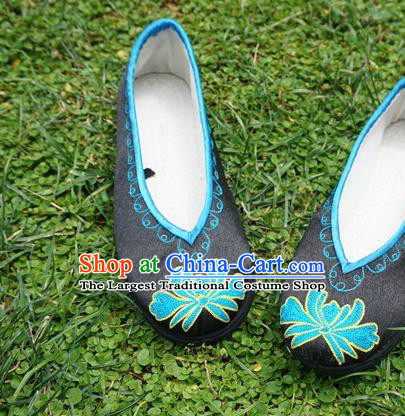 Traditional Chinese National Embroidered Black Satin Shoes Ethnic Shoes Hanfu Shoes for Women