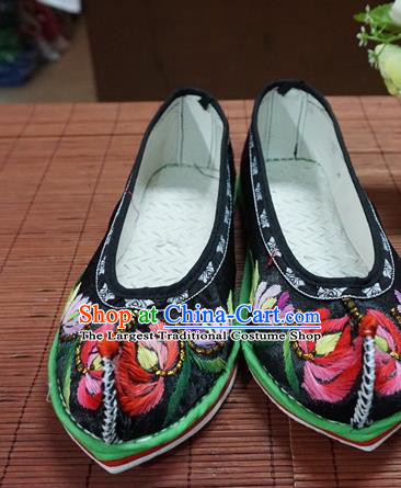 Traditional Chinese Wedding Black Embroidered Chrysanthemum Shoes Princess Shoes National Shoes Hanfu Shoes for Women