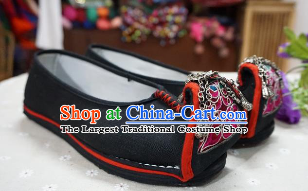 Traditional Chinese Ethnic Black Shoes Embroidered Shoes Yunnan National Wedding Shoes for Women