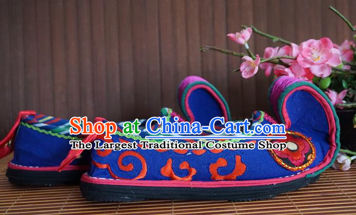 Traditional Chinese Ethnic Shoes Deep Blue Embroidered Shoes Yunnan National Wedding Shoes for Women