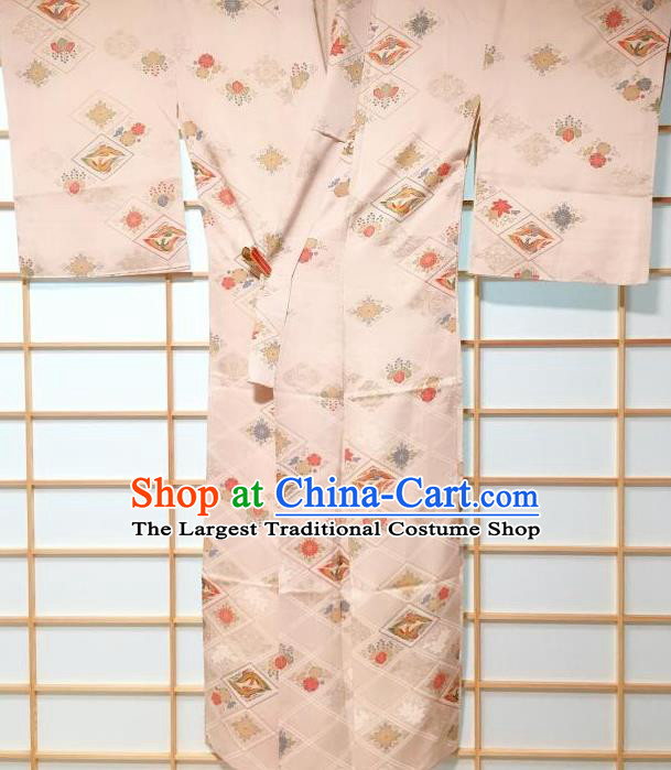 Traditional Japanese Classical Flowers Birds Pattern White Kimono Japan Yukata Dress Costume for Women