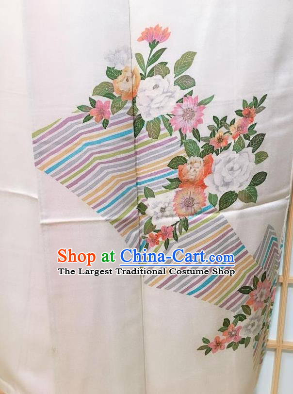 Traditional Japanese Classical Camellia Pattern Beige Kimono Japan Yukata Dress Costume for Women