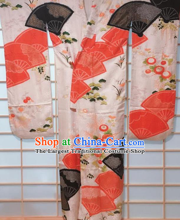 Japanese Classical Chrysanthemum Fan Pattern Beige Furisode Kimono Japan Traditional Yukata Dress Costume for Women