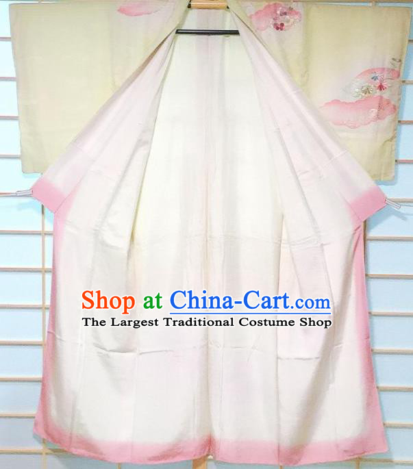 Traditional Japanese Yellow Tsukesage Kimono Japan Classical Chrysanthemum Pattern Yukata Dress Costume for Women