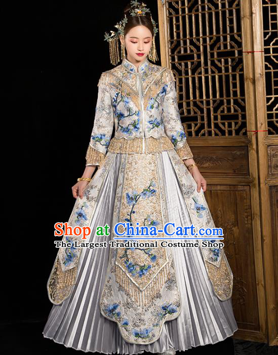 Chinese Traditional Embroidered Magnolia White Xiuhe Suits Wedding Dress Ancient Bride Costume for Women