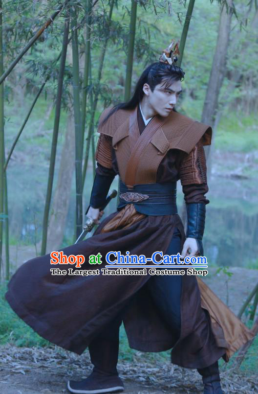Chinese Ancient Young Swordsman Clothing Historical Drama Tao Hua Jie Costume and Headpiece for Men
