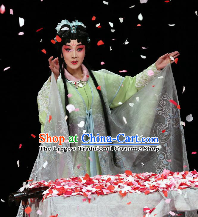 Chinese Kun Opera Young Female Actress Apparels Costumes and Headpieces Blossoms on A Spring Moonlit Night Kunqu Opera Hua Tan Cao E Dress Garment