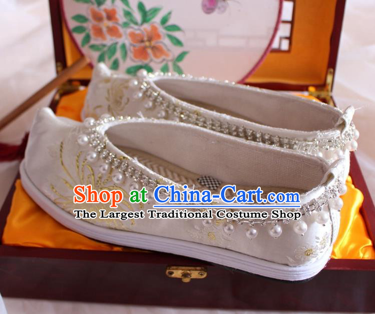 Chinese Traditional Pearls Hanfu Shoes Handmade Wedding Satin Shoes Ancient Princess Shoes Women Embroidered Shoes