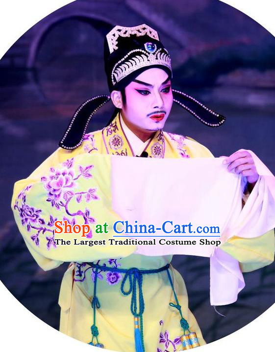 Escape from Banishment Chinese Guangdong Opera Scholar Apparels Costumes and Headwear Traditional Cantonese Opera Xiaosheng Garment Childe Li Weile Clothing