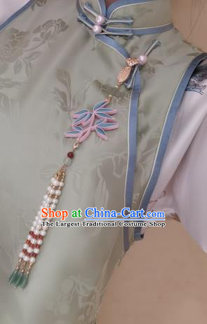 Chinese Classical Cheongsam Pearls Tassel Brooch Traditional Hanfu Accessories Handmade Silk Bamboo Leaf Breastpin Pendant for Women