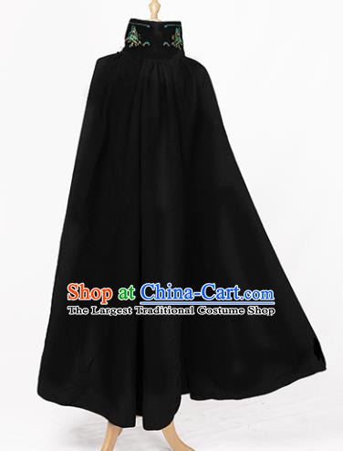 Traditional Chinese Hanfu Black Woolen Cloak Ancient Costume Winter Embroidered Stand Collar Cape for Women