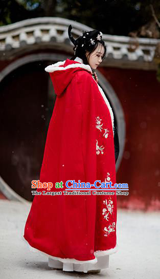 Chinese Ancient Ming Dynasty Noble Lady Cape Garment Winter Costumes Traditional Hanfu Embroidered Red Woolen Cloak for Women