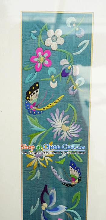 Chinese Traditional Embroidered Chrysanthemum Butterfly Framed Painting Handmade Embroidery Craft Embroidering Green Silk Decorative Picture
