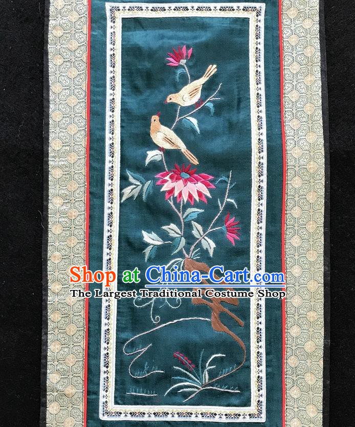 Chinese National Embroidered Chrysanthemum Paintings Traditional Handmade Embroidery Decorative Atrovirens Silk Picture Craft